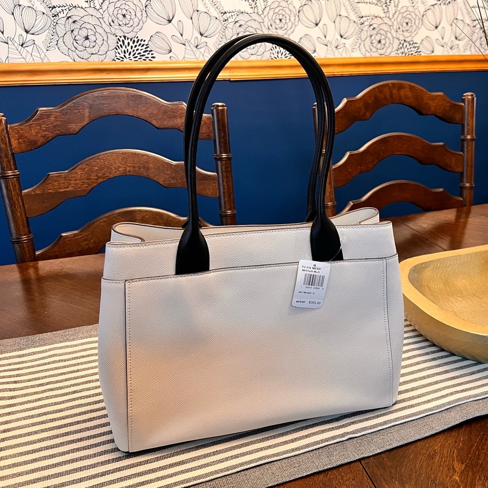 COACH Casey Tote, Chalk Color, Crossgrain Leather - Picture 4 of 12